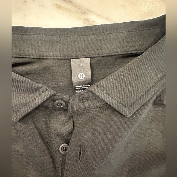lululemon NWT Men's Black Evolution short sleeve polo shirt size medium - Picture 3 of 5